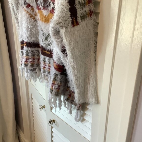 NWOT Altar'd State sweater S/M oversized tribal fringe sweater poncho crewneck - Picture 4 of 11